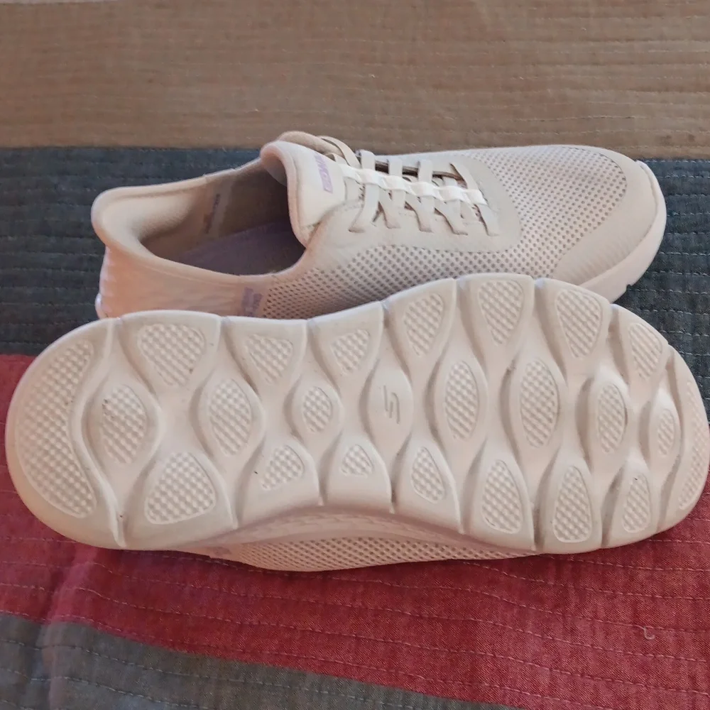 NWOT Skechers Go Walk Slip In Comfort Walking Shoes - Picture 15 of 16